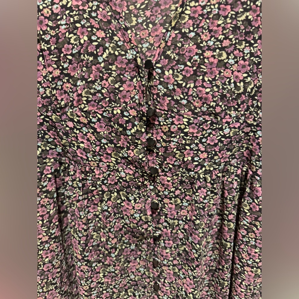 American Rag V-Neck Button Up Sheer Floral Short Sleeve Blouse Top Small - Picture 3 of 5